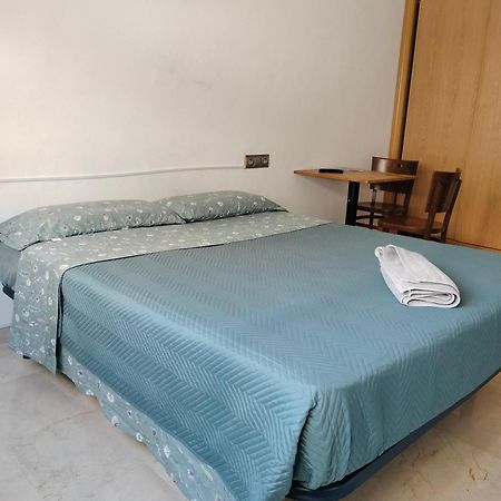 阿利坎特Holiday Centre Deluxe公寓 外观 照片