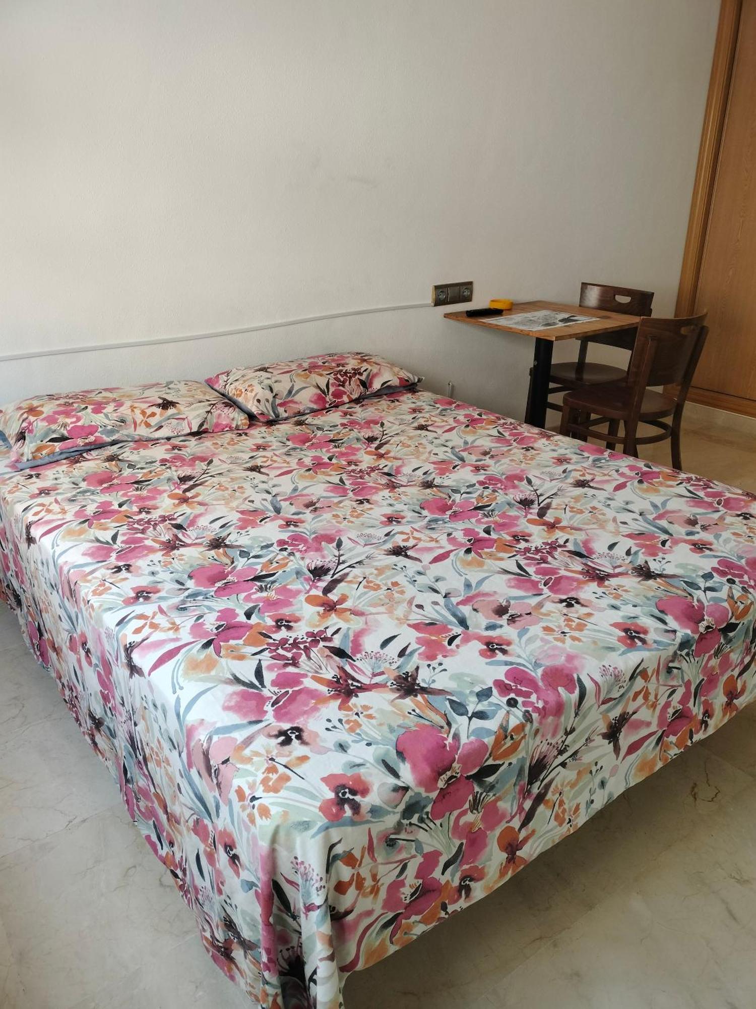 阿利坎特Holiday Centre Deluxe公寓 外观 照片