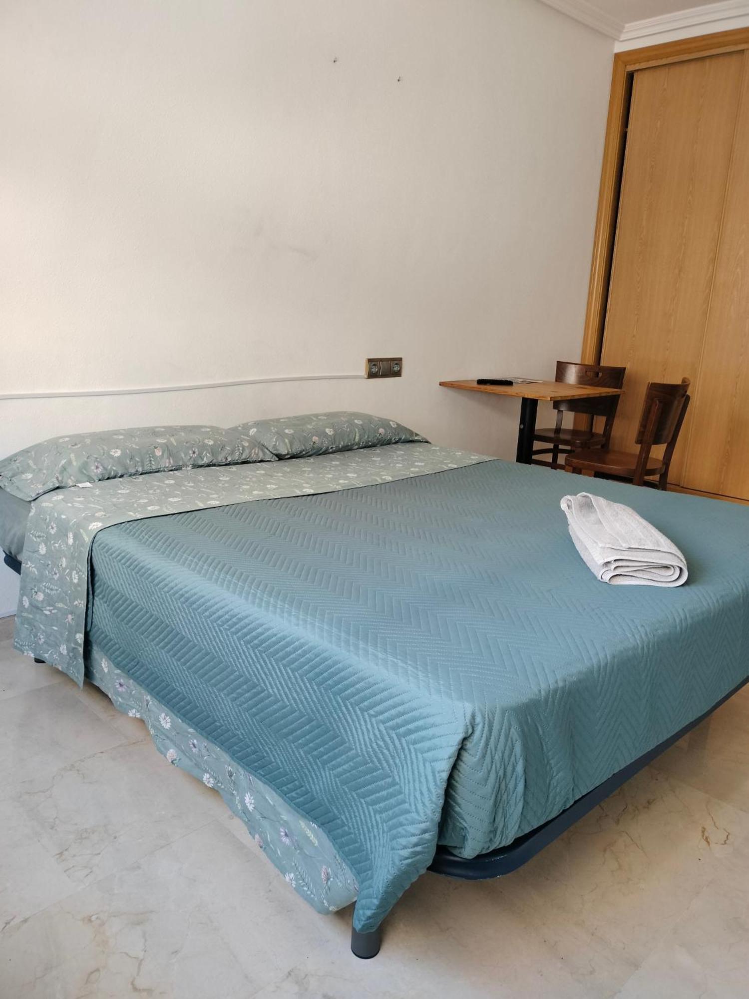阿利坎特Holiday Centre Deluxe公寓 外观 照片